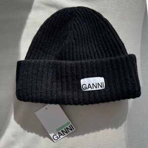 GANNI Black Wool Beanie